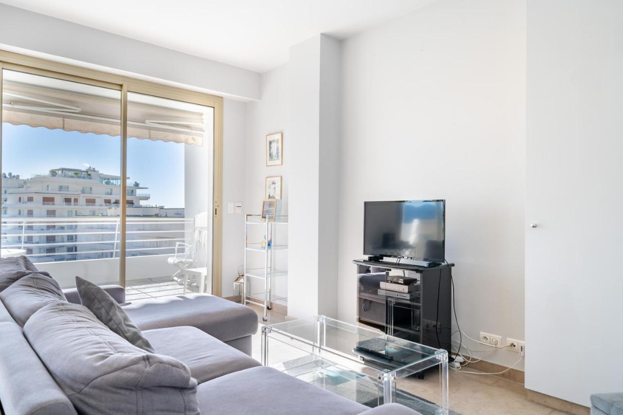 Palm Beach- Free Wifi- Parking- Sea View Apartment Cannes Luaran gambar