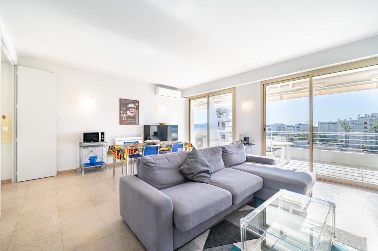 Palm Beach- Free Wifi- Parking- Sea View Apartment Cannes Luaran gambar