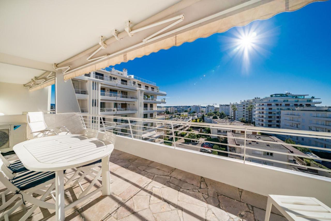 Palm Beach- Free Wifi- Parking- Sea View Apartment Cannes Luaran gambar