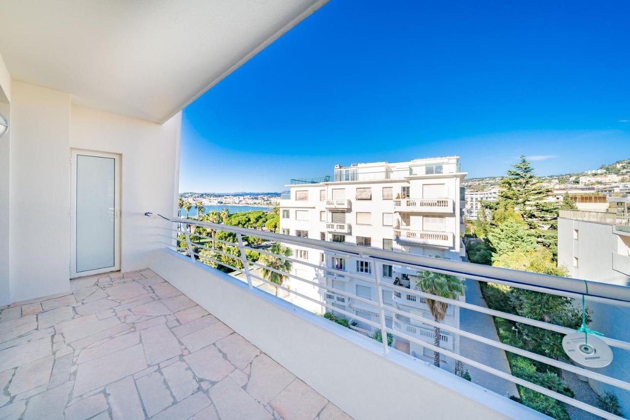 Palm Beach- Free Wifi- Parking- Sea View Apartment Cannes Luaran gambar