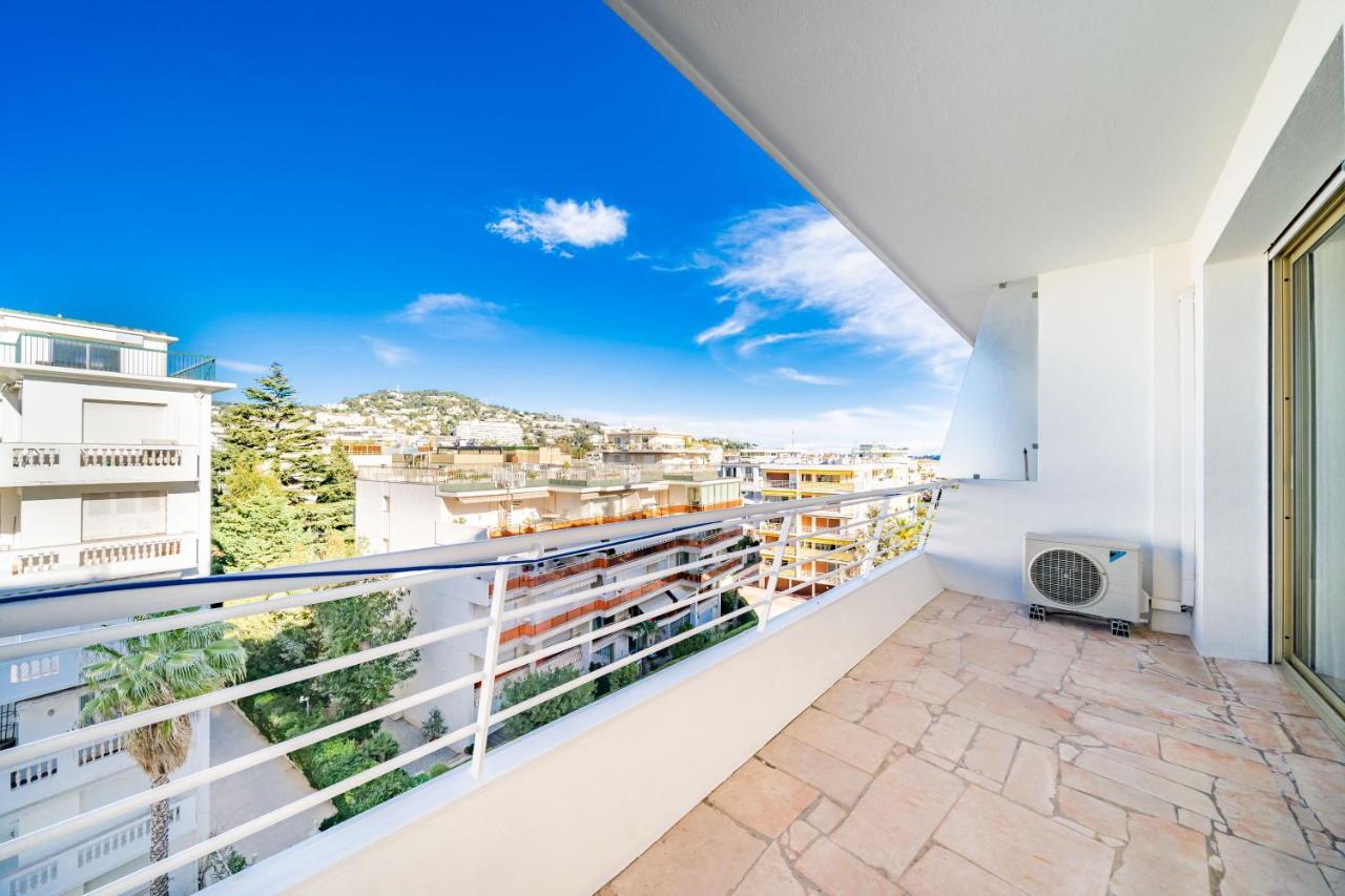 Palm Beach- Free Wifi- Parking- Sea View Apartment Cannes Luaran gambar